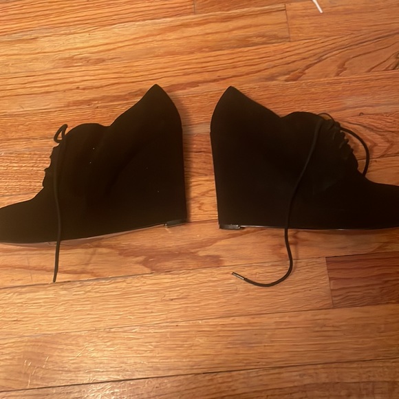 Black 4 inch lace up wedge heels from Nine West - Picture 3 of 4